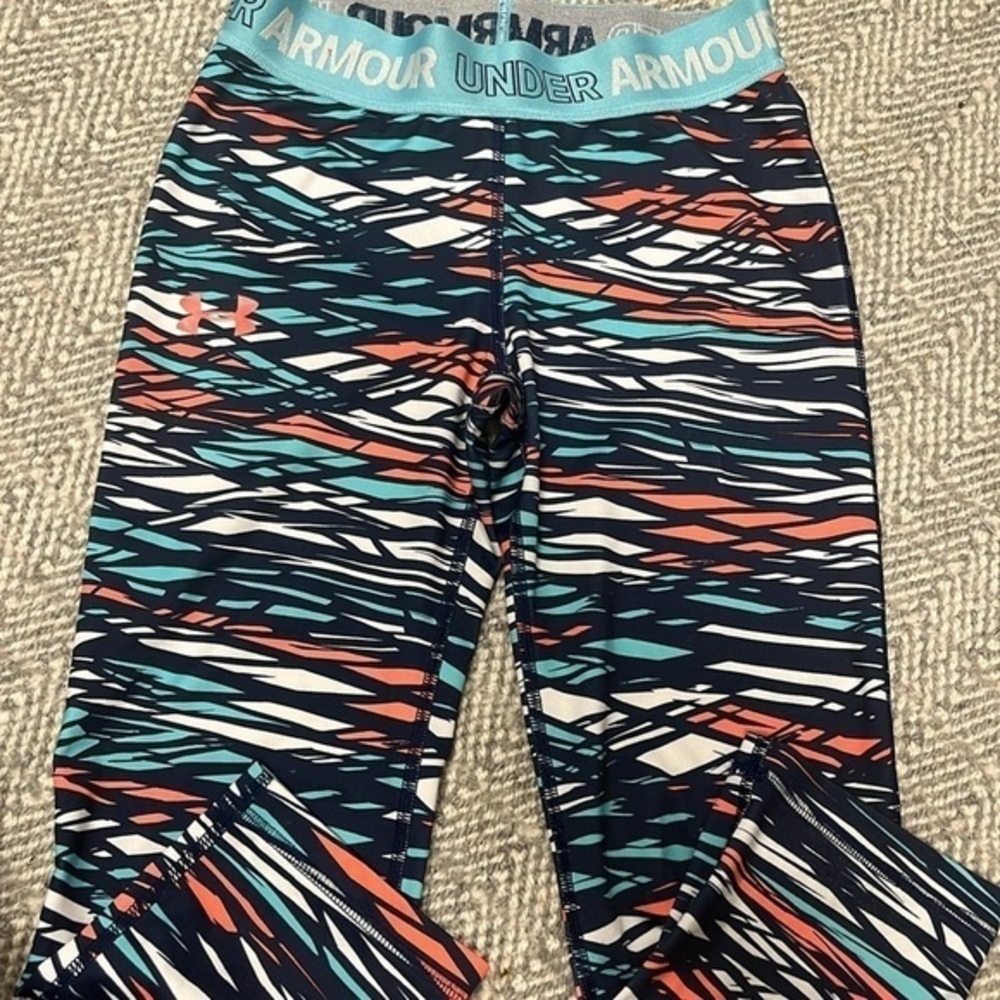 Under Armour kids cropped‎ capri  stretch leggings, size youth medium